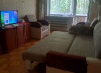 Сдается двухкомнатная квартира, 50 м2, Ижевск, улица Ворошилова, 43
