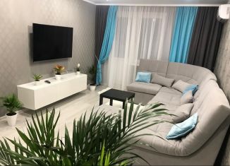 Продажа 2-ком. квартиры, 66 м2, Крымск, улица Надежды, 1