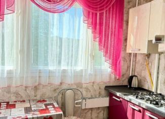 Сдам в аренду 3-ком. квартиру, 65 м2, Кингисепп, улица Воровского, 21