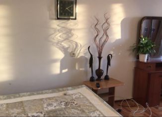 Сдам в аренду 1-комнатную квартиру, 36 м2, Майкоп, улица Димитрова, 13