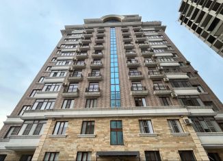 Продаю 3-ком. квартиру, 91 м2, Махачкала, улица Юсупова, 34А