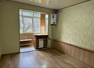 Сдается в аренду 1-комнатная квартира, 40 м2, посёлок городского типа Партенит, Солнечная улица, 13