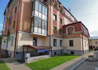 Сдам в аренду 1-ком. квартиру, 49 м2, Гатчина, Соборная улица, 10Б