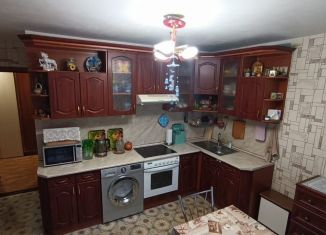 Трехкомнатная квартира на продажу, 76.3 м2, Санкт-Петербург, муниципальный округ Коломяги, Вербная улица, 10к1