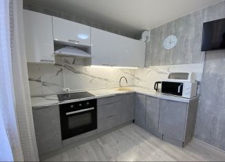 Сдаю однокомнатную квартиру, 44 м2, Тюмень, Широтная улица, 170к2, ЖК Юбилейный