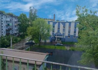 Двухкомнатная квартира в аренду, 43.7 м2, Гатчина, улица 7-й Армии, 9