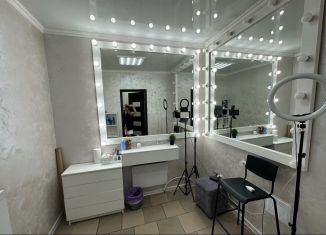 Сдам в аренду помещение свободного назначения, 8 м2, Октябрьский, улица Кувыкина, 3