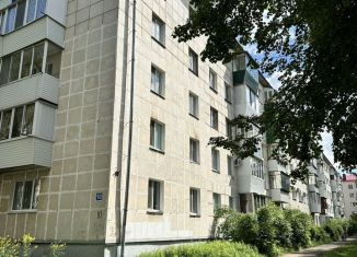 Продаю 2-ком. квартиру, 42 м2, Октябрьский, 35-й микрорайон, 10