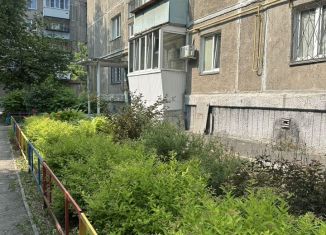 Продаю двухкомнатную квартиру, 49.6 м2, Копейск, улица Петра Томилова, 21
