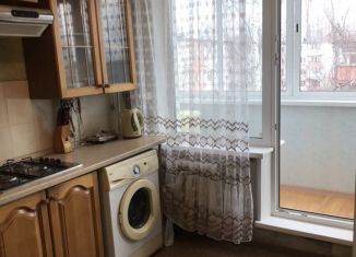 Сдается в аренду однокомнатная квартира, 40 м2, Наро-Фоминск, улица Шибанкова, 45