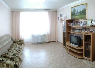 Продам 4-комнатную квартиру, 74.2 м2, поселок городского типа Кугеси, Советская улица, 76