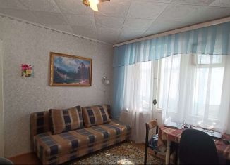 Продажа трехкомнатной квартиры, 69 м2, Еманжелинск, улица Гагарина