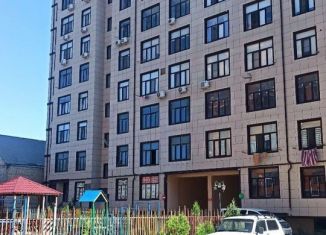 Продам трехкомнатную квартиру, 88 м2, Каспийск, Махачкалинская улица, 98Б