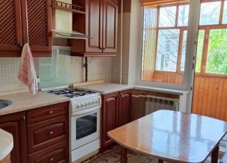 Сдается трехкомнатная квартира, 70 м2, Конаково, улица Строителей, 22