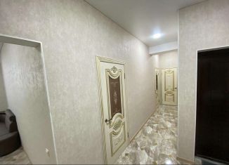 Сдаю в аренду двухкомнатную квартиру, 78 м2, Дагестан, улица Сальмана, 65А