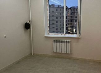 Продается трехкомнатная квартира, 90 м2, Магас, улица Саида Чахкиева, 42