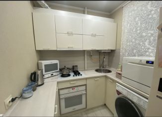 Сдается в аренду 3-ком. квартира, 60 м2, Казань, Черноморская улица, 9, Московский район