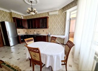 Сдается двухкомнатная квартира, 112 м2, Дагестан, улица Каримова