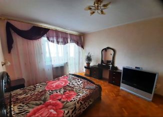 Аренда двухкомнатной квартиры, 85 м2, Крым, улица Дёмышева, 121