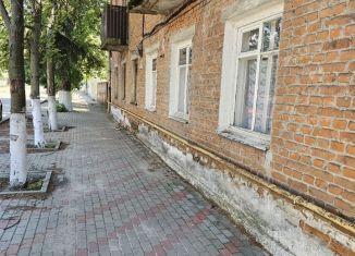 Продажа 3-комнатной квартиры, 48.6 м2, Бобров, улица имени Кирова, 8