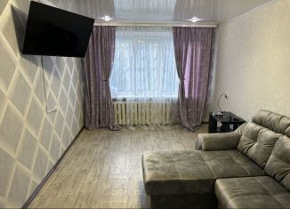 Сдается 3-ком. квартира, 70 м2, Тобольск, 10-й микрорайон, 16