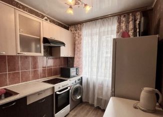 Продаю 3-комнатную квартиру, 61 м2, Черногорск, улица Калинина, 13