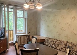 Продажа 2-комнатной квартиры, 50 м2, Жуков, улица Ленина, 20