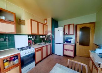 Продается 3-ком. квартира, 65 м2, Саратов, Рябиновская улица, 8