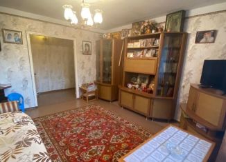 Продам 3-комнатную квартиру, 64 м2, Азов, улица Пушкина, 6