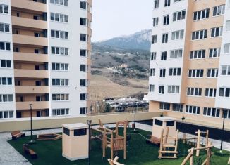 Продается двухкомнатная квартира, 63 м2, Крым