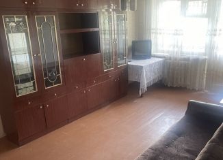 Сдам в аренду трехкомнатную квартиру, 78 м2, Магнитогорск, улица Мичурина, 130