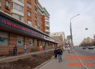 Сдаю в аренду торговую площадь, 30 м2, Москва, Мичуринский проспект, 26, метро Раменки