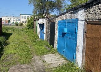 Продаю гараж, 12 м2, поселок городского типа Новый Городок, Центральная площадь