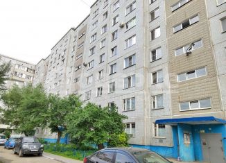 Продаю 2-ком. квартиру, 48 м2, Омск, Кировский округ, проспект Комарова, 27/1