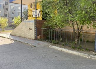 Продам торговую площадь, 70.5 м2, Чита, 6-й микрорайон, 4