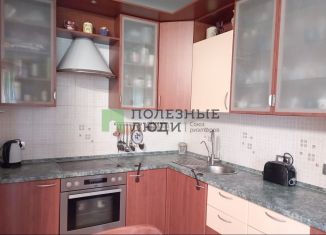 Продам 3-ком. квартиру, 85 м2, Саратовская область, улица имени И.В. Мичурина, 107