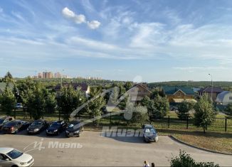 Сдаю 1-ком. квартиру, 50 м2, поселок Знамя Октября, микрорайон Родники, 9