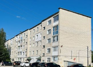 Продам 2-ком. квартиру, 47 м2, Урень, Индустриальная улица, 6