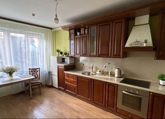 Продажа трехкомнатной квартиры, 81.7 м2, Тюмень, улица Николая Зелинского, 19, ЖК Семейный