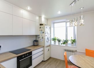 Продам 2-комнатную квартиру, 56 м2, Тюмень, улица Щербакова, 96А