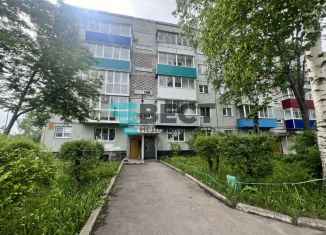 Продам 2-ком. квартиру, 51.5 м2, Кемеровская область, Весенняя улица, 17