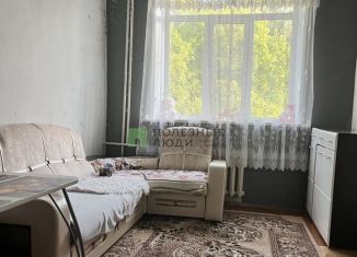 Продаю трехкомнатную квартиру, 53 м2, Удмуртия, улица Карла Маркса, 27