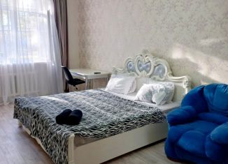 Сдается двухкомнатная квартира, 65 м2, Анапа, улица Ленина, 70