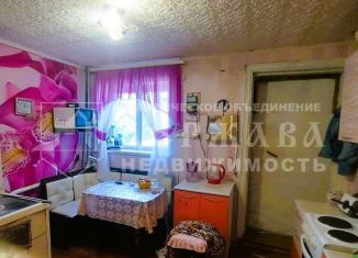 Продаю 5-ком. квартиру, 76 м2, Кемерово, улица Красная Горка, 24