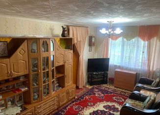 Продам 2-ком. квартиру, 46 м2, Татарстан, улица Ленина, 1