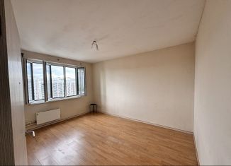 Трехкомнатная квартира в аренду, 81 м2, поселок Битца, Парковая улица, 2