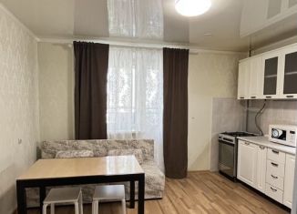 Сдается в аренду 2-ком. квартира, 70 м2, Казань, ЖК Изумрудный Город, улица Салиха Батыева, 1