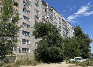 Продаю 4-комнатную квартиру, 71.8 м2, Камышин, Петровская улица, 21