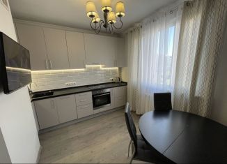 Сдаю в аренду 3-ком. квартиру, 85 м2, Москва, Новокосинская улица, 34, район Новокосино