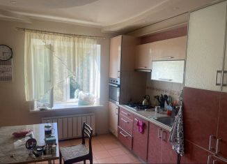 Продается 2-комнатная квартира, 70 м2, Смоленск, улица Рыленкова, 30Д